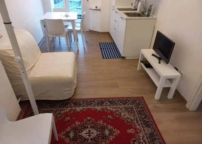 Sea View Centre Apartment Trieste